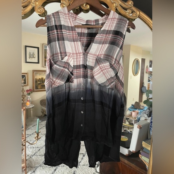 Tops - Rock & Republic Plaid Sleeveless Ombre Button Up Shirt